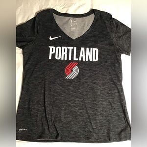 Portland TrailBlazers Nike black women’s dry fit size large great condition